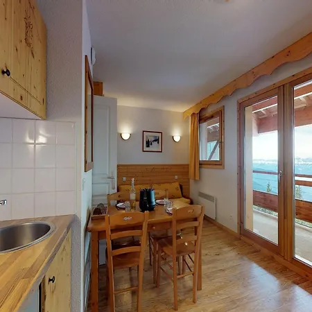 In With Balcony Apartment *