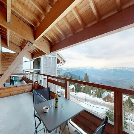 In With Balcony Apartment *
